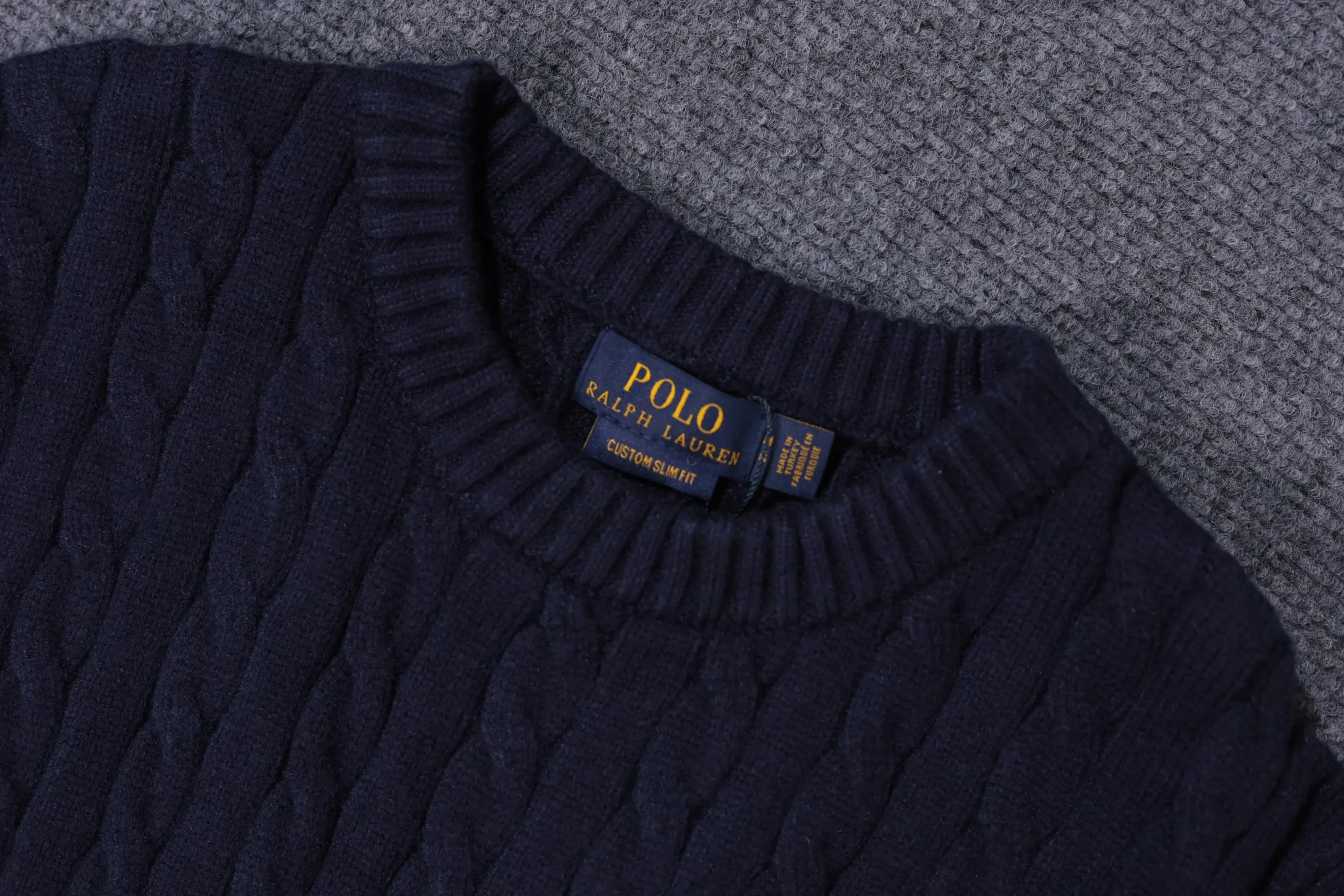 P260 Style No. D05) The top version on the market in 2025 Ralph Lauren #ootddailywear #Autumn and winter sweater #Knitted sweater outfit #ralph lauren sweater #Can be worn by both men and women [Star R] Finally waited until the Ralph men’s twist crew neck sweater is finally here! The most popular sweater is a limited edition every year. There won’t be many styles in the store! Ralph Lauren Men's Round Neck Sweater [Fire R] has a really nice shape. It can be worn alone or as a jacket. It can also be worn inside or worn with a shirt~100% pure cotton #Practical Wear. Colors: off-white, navy blue, khaki, gray, sizes S to XL